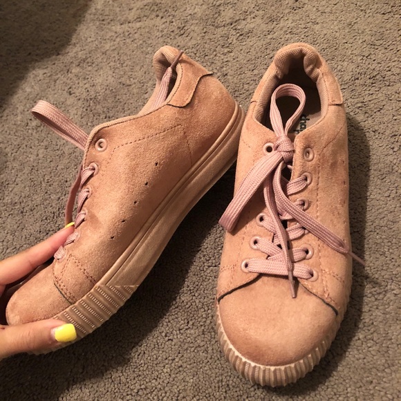 Peachy / dusty rose colored tennis shoes - Picture 2 of 3